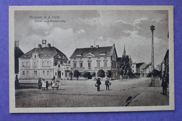 Ansichtskarte AK Neusalz Oder Nowa Sól 1910-1920 Markt Amtsstraße Adler Apotheke Drogenhandlung Straße Lebus Ortsansicht Polen Polska